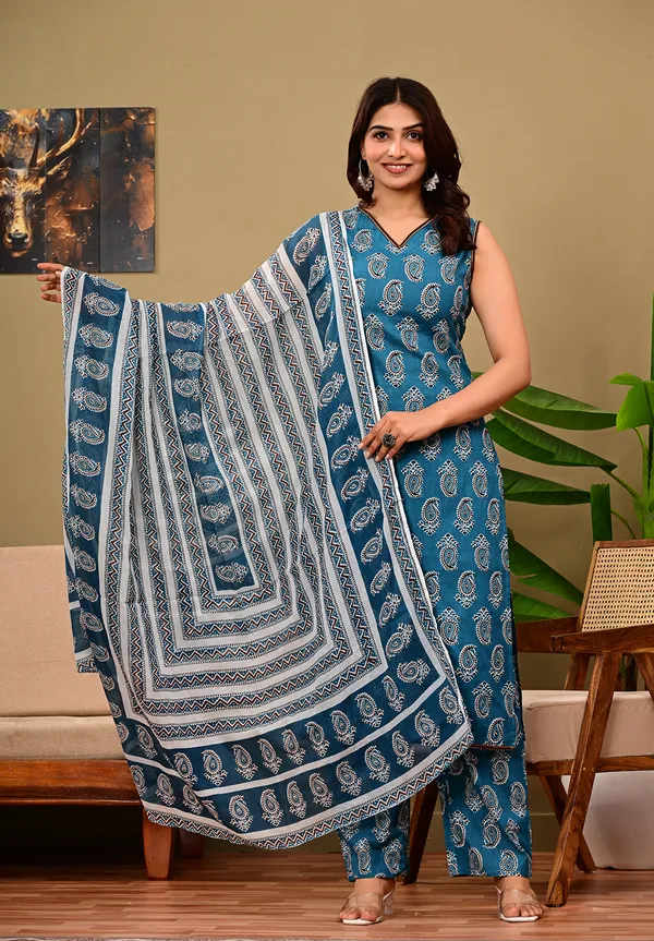 Turquoise_Blue_Paisley_Printed_Regular_Pure_Cotton_Kurta_With_Trousers_&_With_Dupatta_For_Women