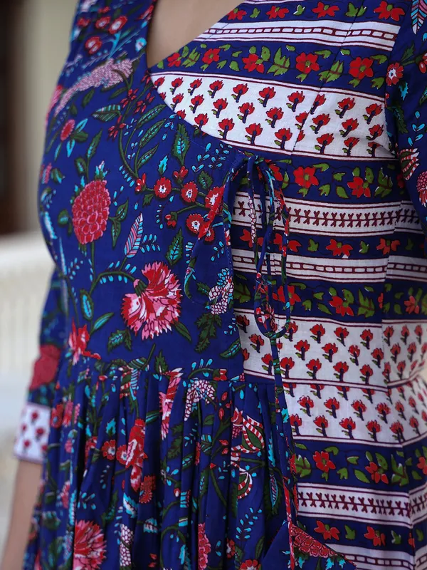 Navy_Blue_Floral_Printed_Regular_Phulkari_Pure_Cotton_Kurta_With_Palazzos_&_With_Dupatta_For_Women
