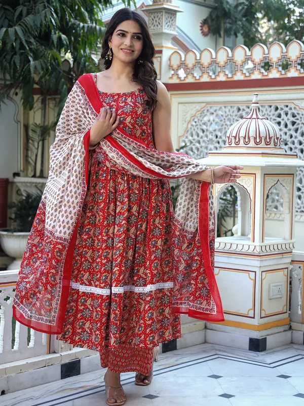 Red_Floral_Printed_Regular_Phulkari_Pure_Cotton_Kurta_With_Palazzos_&_With_Dupatta_For_Women