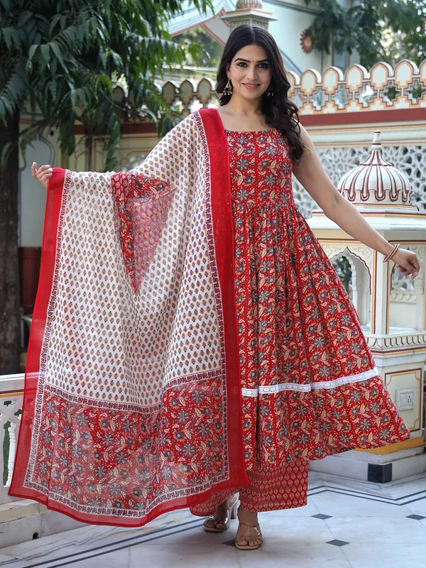 Red_Floral_Printed_Regular_Phulkari_Pure_Cotton_Kurta_With_Palazzos_&_With_Dupatta_For_Women