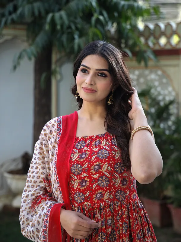 Red_Floral_Printed_Regular_Phulkari_Pure_Cotton_Kurta_With_Palazzos_&_With_Dupatta_For_Women