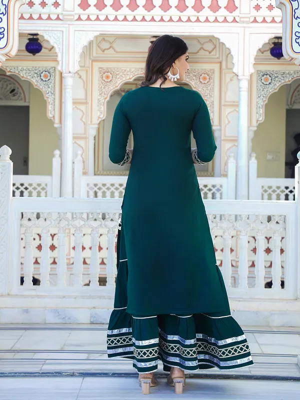 Green_Embroidered_Regular_Sequinned_Kurta_With_Skirt_&_With_Dupatta_For_Women