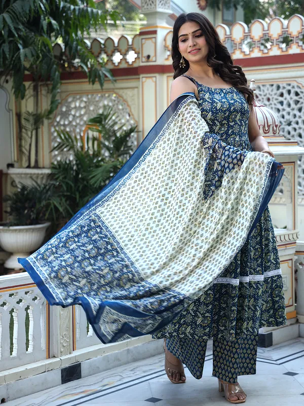 Blue_Floral_Printed_Regular_Phulkari_Pure_Cotton_Kurta_With_Palazzos_&_With_Dupatta_For_Women