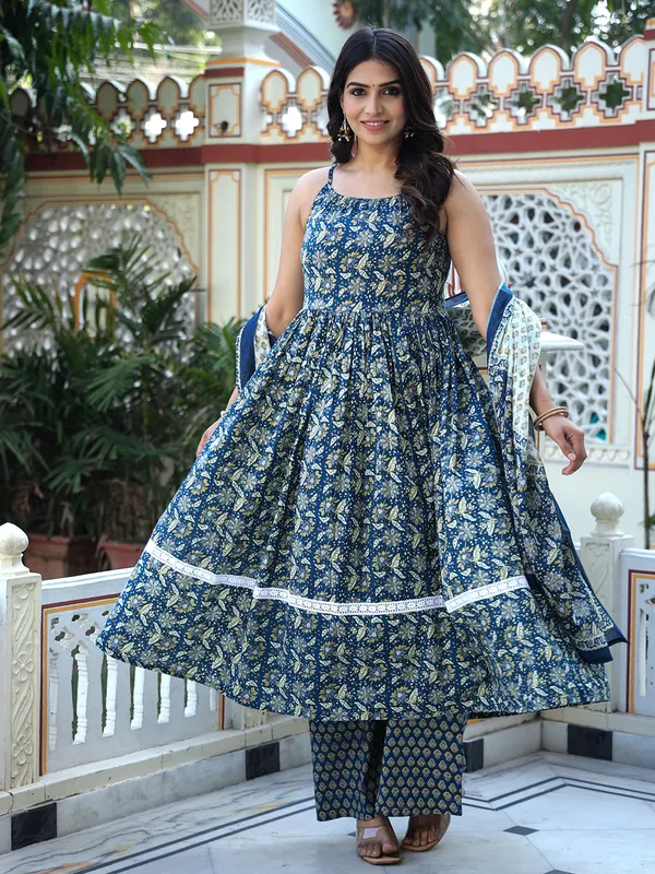 Blue_Floral_Printed_Regular_Phulkari_Pure_Cotton_Kurta_With_Palazzos_&_With_Dupatta_For_Women