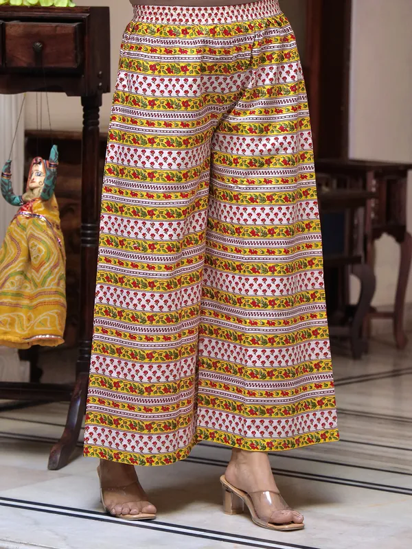 Yellow_Floral_Printed_Regular_Phulkari_Pure_Cotton_Kurta_With_Palazzos_&_With_Dupatta_For_Women