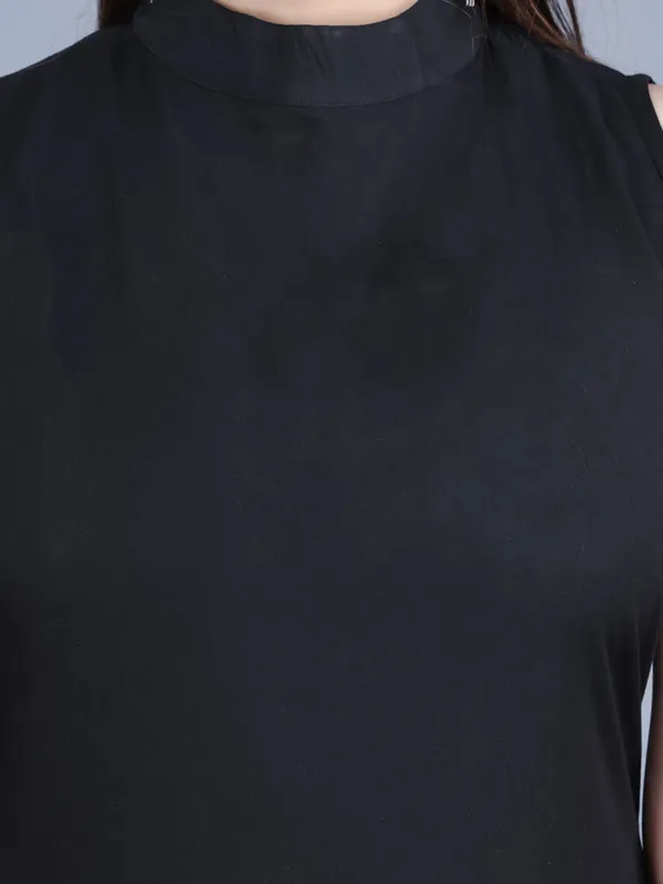Black_Solid_Sleeveless_Kurta_with_Pant_Set
