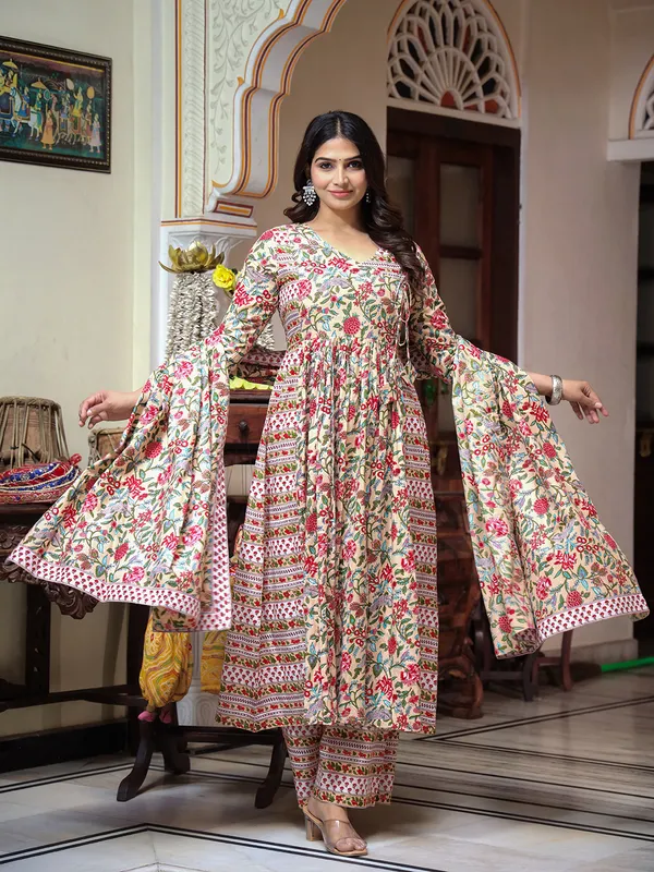 Chiku_Floral_Printed_Regular_Phulkari_Pure_Cotton_Kurta_With_Palazzos_&_With_Dupatta_For_Women