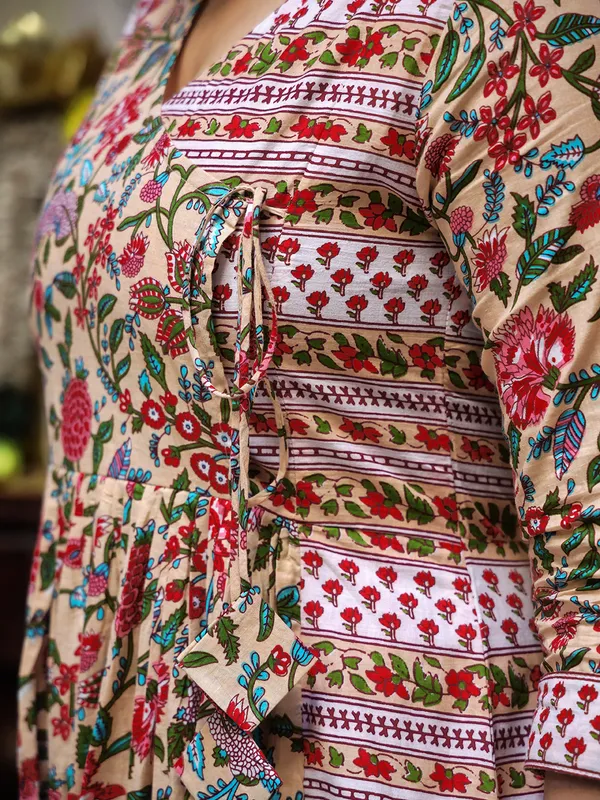 Chiku_Floral_Printed_Regular_Phulkari_Pure_Cotton_Kurta_With_Palazzos_&_With_Dupatta_For_Women