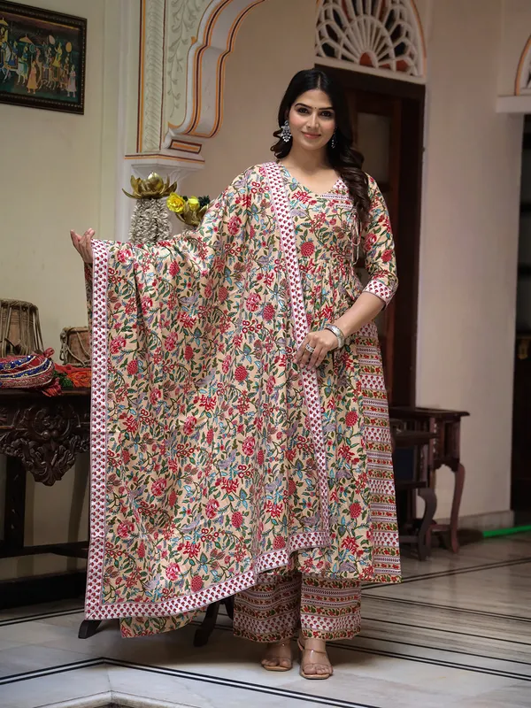 Chiku_Floral_Printed_Regular_Phulkari_Pure_Cotton_Kurta_With_Palazzos_&_With_Dupatta_For_Women