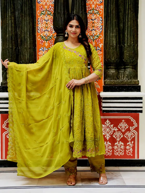 Green_Georgette_Embroidered_Kurta_Sets_For_Women