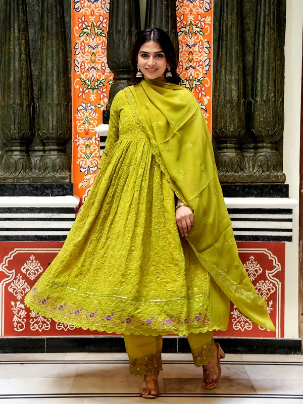 Green_Georgette_Embroidered_Kurta_Sets_For_Women