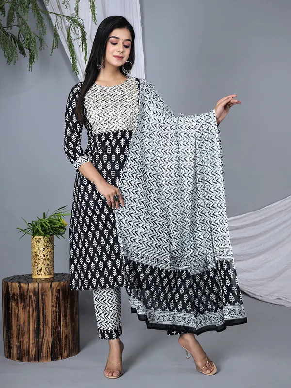 Black_Floral_Embroidered_Regular_Sequinned_Pure_Cotton_Kurta_With_Trousers_&_With_Dupatta_For_Women