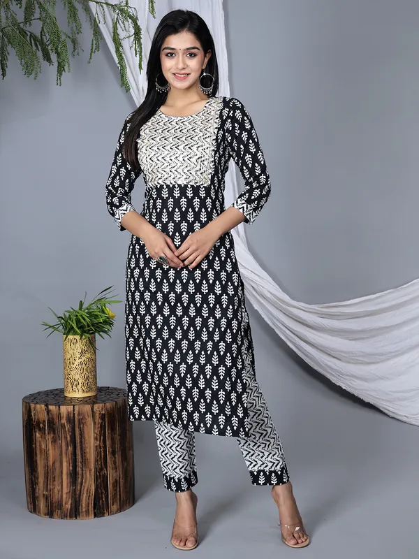 Black_Floral_Embroidered_Regular_Sequinned_Pure_Cotton_Kurta_With_Trousers_&_With_Dupatta_For_Women