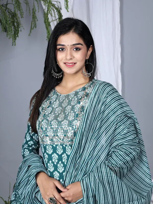 Green_Floral_Embroidered_Regular_Sequinned_Pure_Cotton_Kurta_With_Trousers_&_With_Dupatta_For_Women