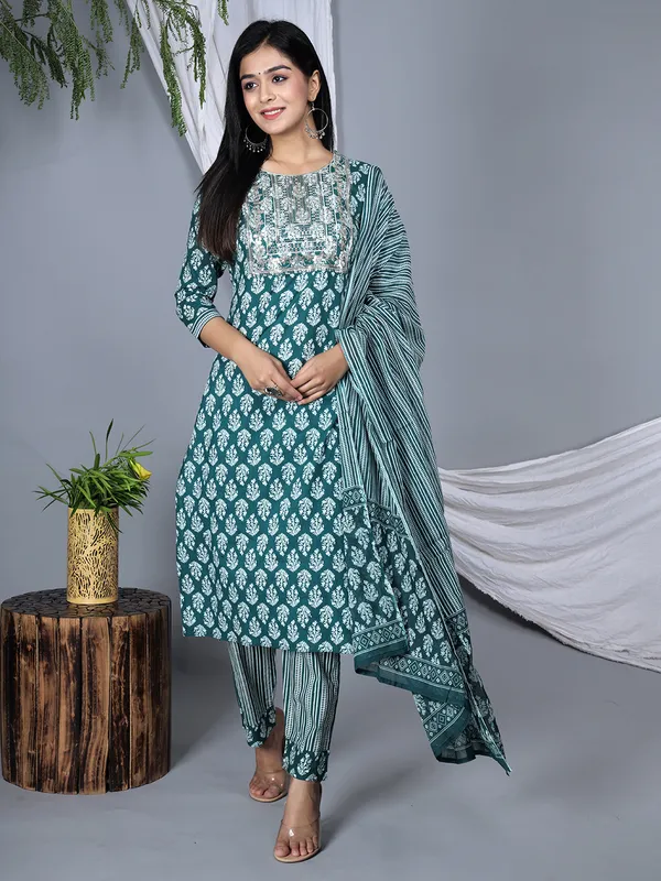 Green_Floral_Embroidered_Regular_Sequinned_Pure_Cotton_Kurta_With_Trousers_&_With_Dupatta_For_Women