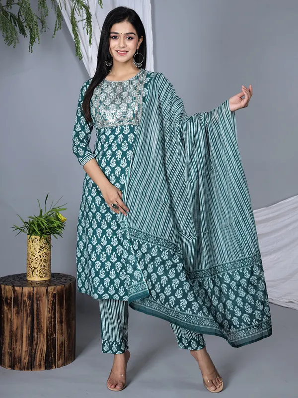 Green_Floral_Embroidered_Regular_Sequinned_Pure_Cotton_Kurta_With_Trousers_&_With_Dupatta_For_Women