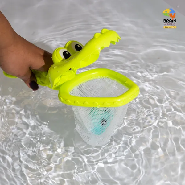 Crocodile_Floating_Baby_Bath_Toys_-_Crocodile_Net_Including_3_Floating_Squirt_(Age_18M)