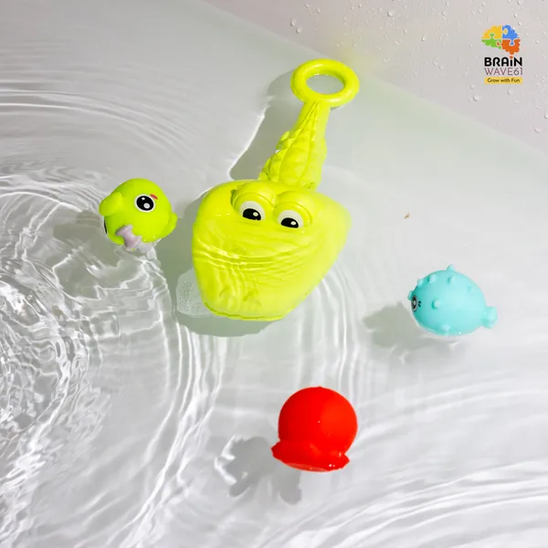 Crocodile_Floating_Baby_Bath_Toys_-_Crocodile_Net_Including_3_Floating_Squirt_(Age_18M)