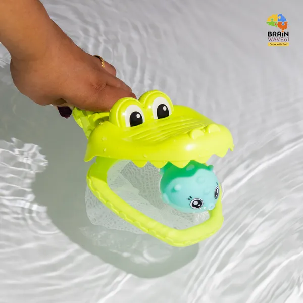 Crocodile_Floating_Baby_Bath_Toys_-_Crocodile_Net_Including_3_Floating_Squirt_(Age_18M)