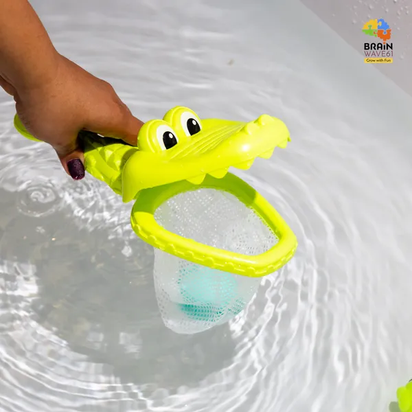 Crocodile_Floating_Baby_Bath_Toys_-_Crocodile_Net_Including_3_Floating_Squirt_(Age_18M)