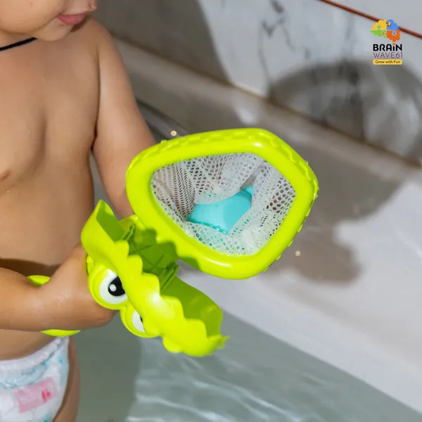 Crocodile_Floating_Baby_Bath_Toys_-_Crocodile_Net_Including_3_Floating_Squirt_(Age_18M)