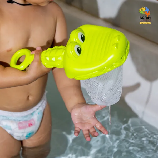 Crocodile_Floating_Baby_Bath_Toys_-_Crocodile_Net_Including_3_Floating_Squirt_(Age_18M)