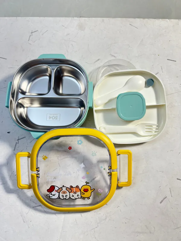 Insulated_Lunch_Box|Stainless_Steel|3_Compartments_To_Keep_Eating_Mess_Free|Lightweight,_Fits_In_The_Bag|Small_Container_For_Pickle/Sauce|Comes_With_Fork_&_Spoon|Easy_To_Carry_-_700_Ml,