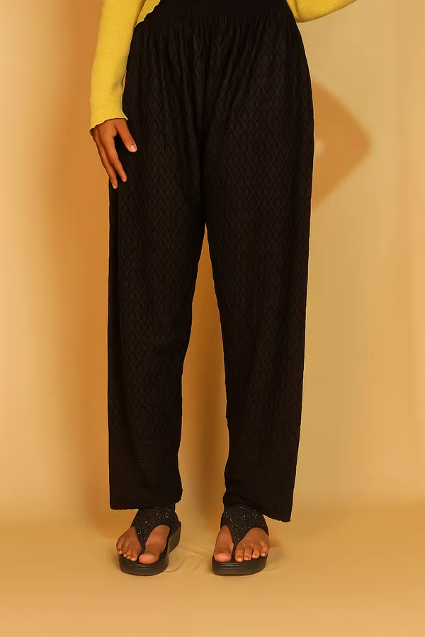 Makai_Pants_Women_14_Gm_Embroidered_Elastic_Pants_|_Chikankari_Pants