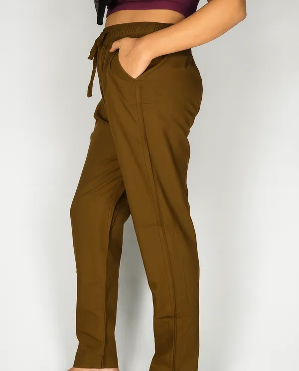 Regular_Fit_Pants_Women_Everyday_Comfort_Bottoms