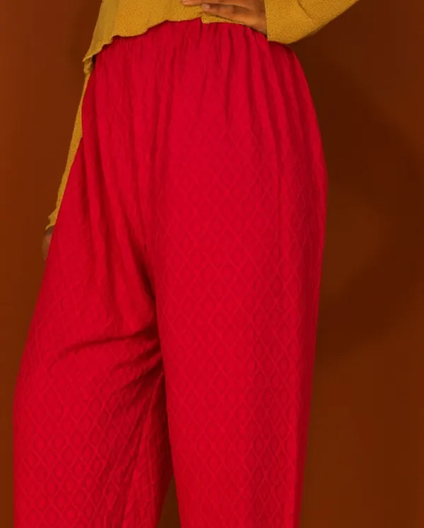 Makai_Pants_Women_14_Gm_Embroidered_Elastic_Pants_|_Chikankari_Pants