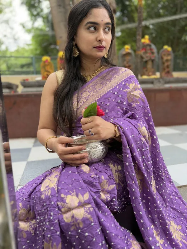Amethyst_Allure_Dola_Silk_Premium_Saree_