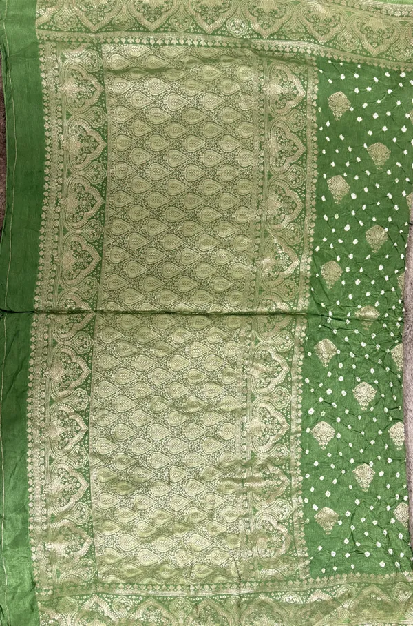 Harit_Leher_Pure_Handwoven_Dola_Silk_Bandhini_Saree