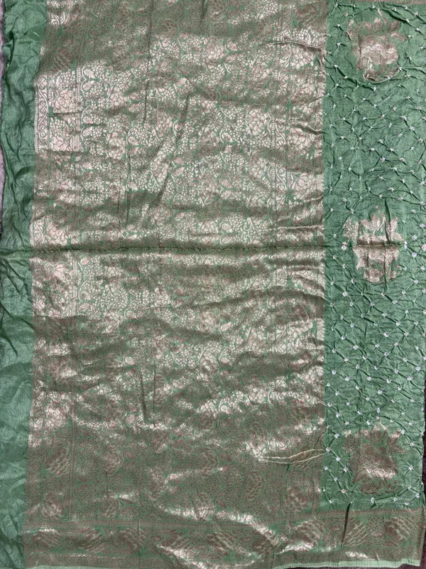 Mehira_Vana_Pure_Handwoven_Dola_Silk_Bandhini_Saree