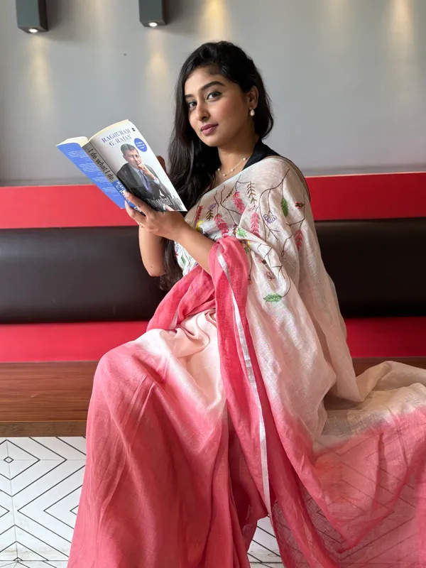 Pink_&_White_Gulnar_Pure_Handwoven_Linen_Saree_For_Women