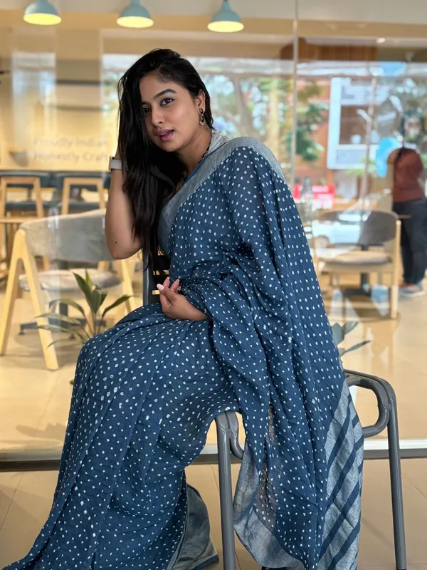 Deep_Midnight_Blue_Twilight_Echo_Handwoven_Linen_Saree_For_Women