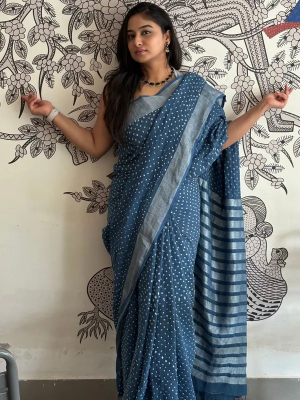 Deep_Midnight_Blue_Twilight_Echo_Handwoven_Linen_Saree_For_Women