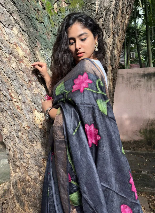 Kala_Kamal_Deep_Black_Tussar_silk_Pichwai_Hanpainted_along_with_Kantha_Work