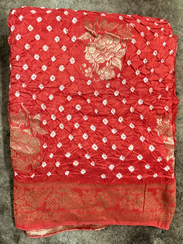 Raktima_Gulnaar_Pure_Dola_Banaras_Silk_with_Hand_tie_and_dye_Bandhani