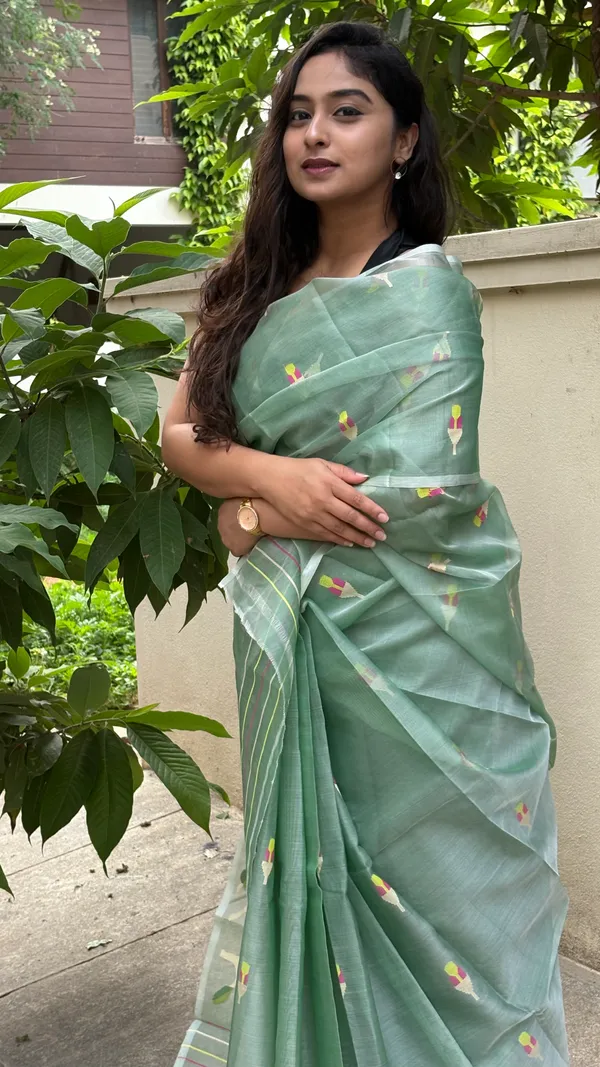 Emerald_Elegance_Handwoven_Muslin_Jamdani