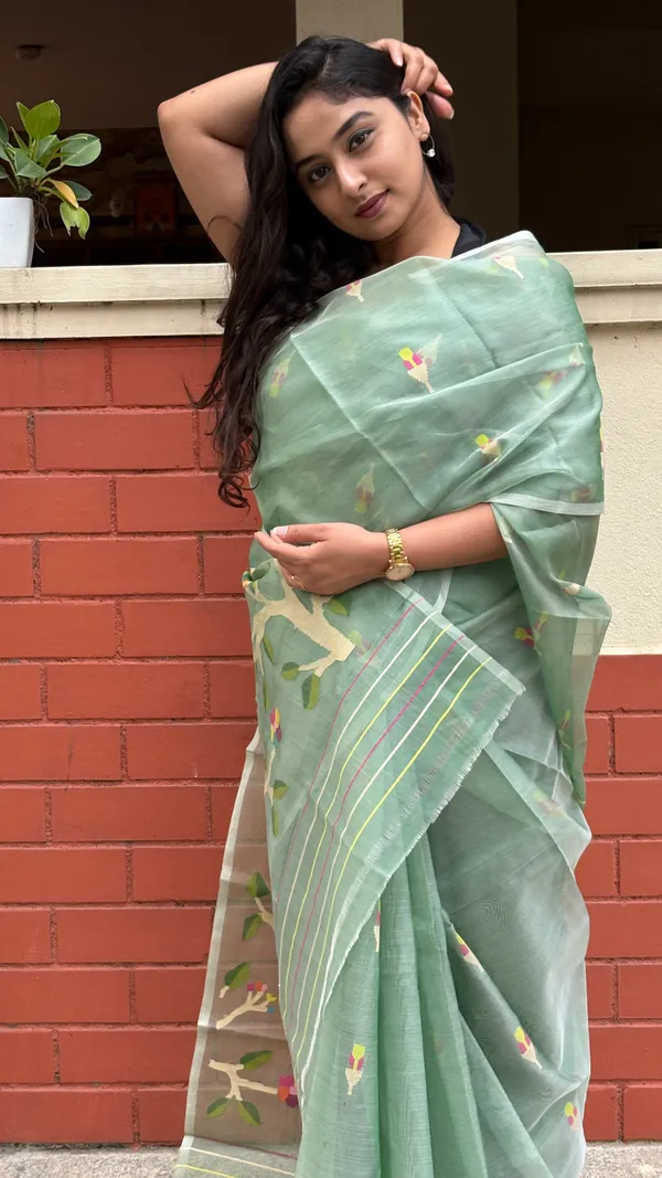 Emerald_Elegance_Handwoven_Muslin_Jamdani