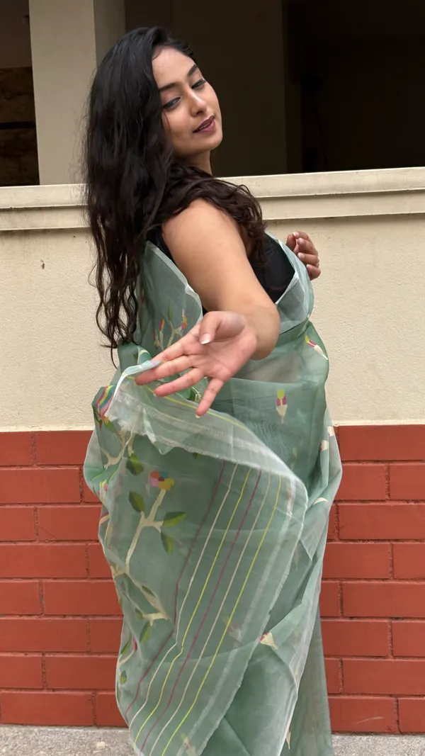 Emerald_Elegance_Handwoven_Muslin_Jamdani