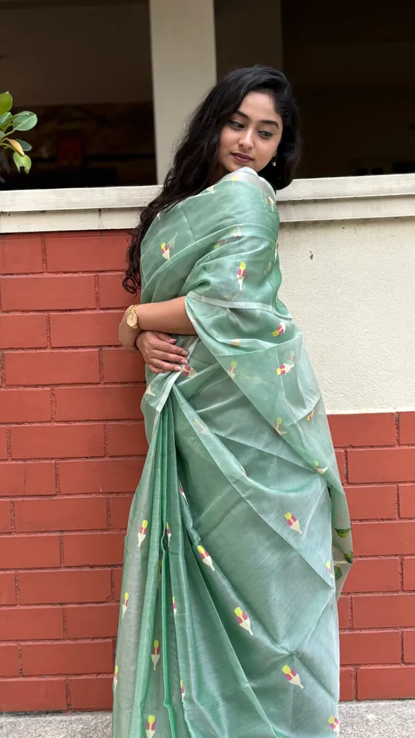 Emerald_Elegance_Handwoven_Muslin_Jamdani