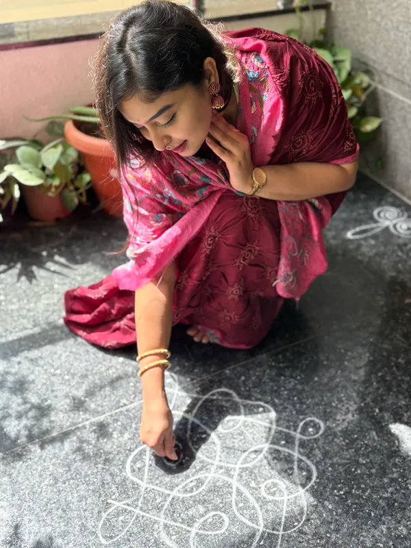 Blooming_Chiniya_Silk_With_Hand_Tie_&_Dye_Saree