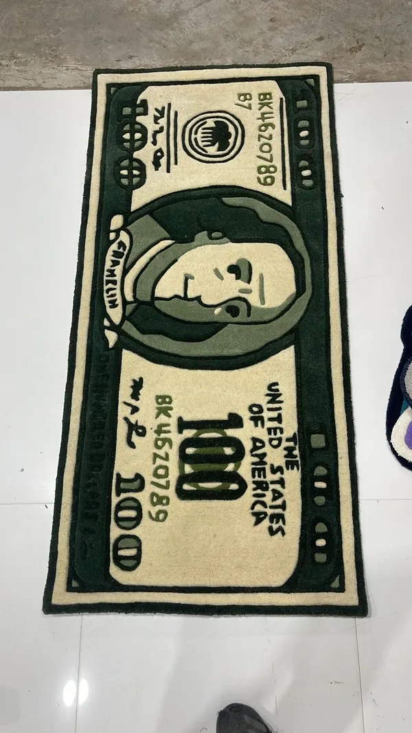 Green_And_Beige_Premium_Textu_100_Dollar_Note_Rug_For_Home_Decor