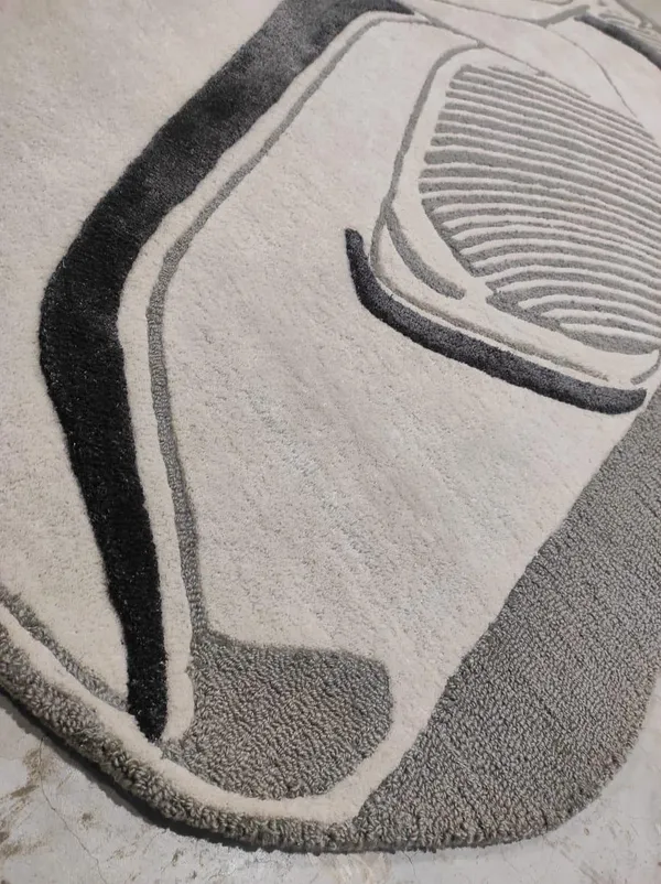 Light_Grey_Minimal_Abstract_Hand_Tufted_Rug_For_Home_Decor