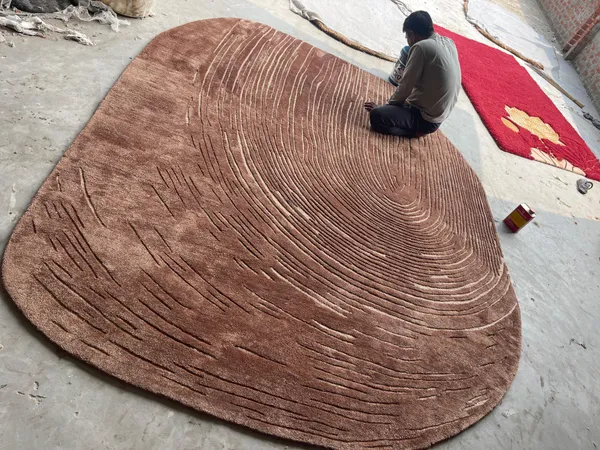 Red_Sculpted_Oval_Hi_Low_Hand_Tufted_Rug_For_Home_Decor