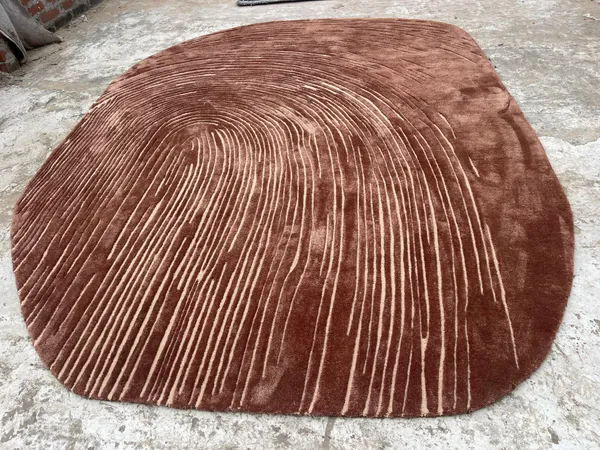 Red_Sculpted_Oval_Hi_Low_Hand_Tufted_Rug_For_Home_Decor