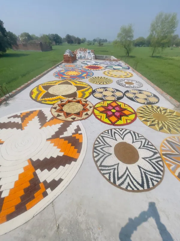 White_And_Brown_Premium_Textu_Colourful_Rug_For_Home_Decor