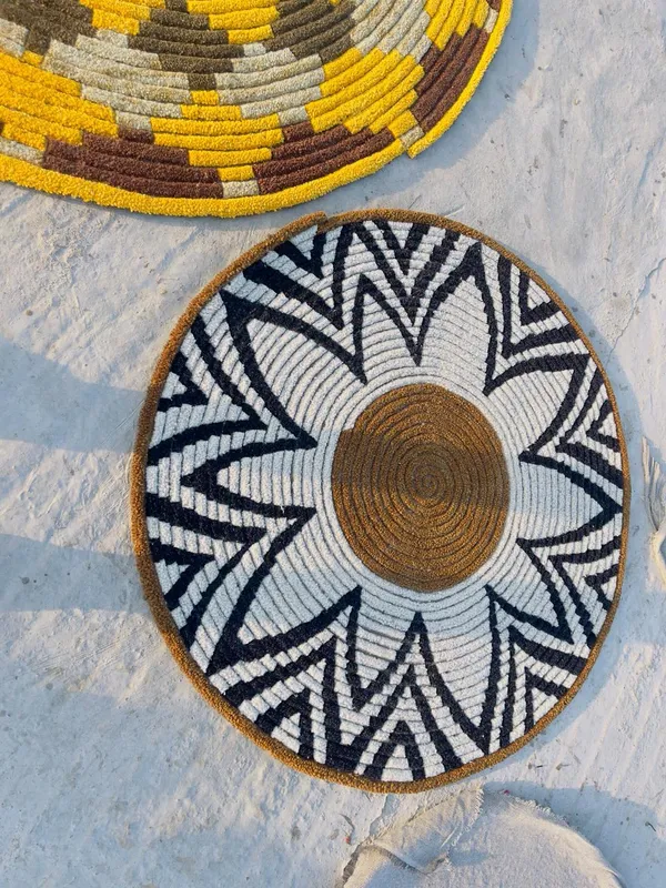 Black_And_White_Premium_Textu_Colourful_Rug_For_Home_Decor
