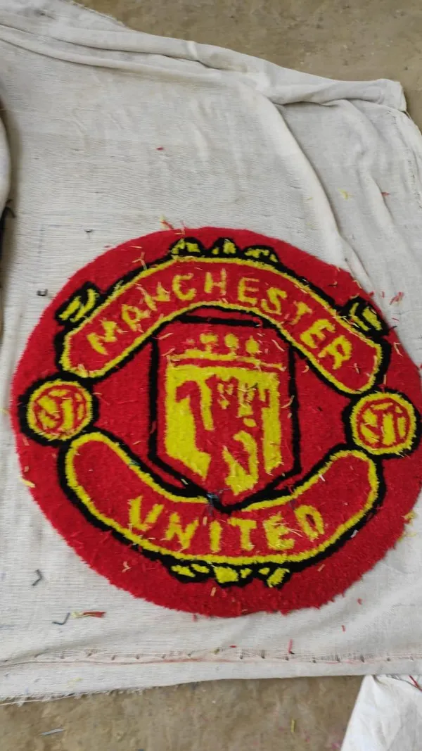 Red_And_Black_Premium_Manchester_United_Design_Rug_For_Home_Decor